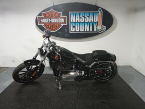 2014 Harley-Davidson® Breakout® - Vivid Black thumb 2