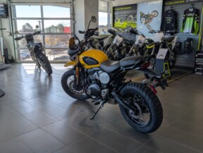 2026 Triumph Scrambler 400 XC thumb 2