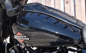 2025 Harley-Davidson® Street Glide® FLHX thumb 3