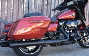 2025 Harley-Davidson® Street Glide® FLHX thumb 2