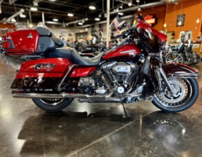 2012 Harley-Davidson® Electra Glide® Ultra Limited Two-Tone Ember Red Sunglo/Merlot Sunglo thumb 3