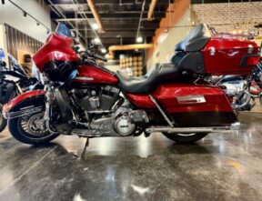 2012 Harley-Davidson® Electra Glide® Ultra Limited Two-Tone Ember Red Sunglo/Merlot Sunglo thumb 2