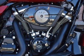 2025 Harley-Davidson® Street Glide® FLHX thumb 3