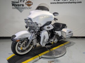 2008 Harley-Davidson® Electra Glide® Ultra Classic® White Gold Pearl thumb 0