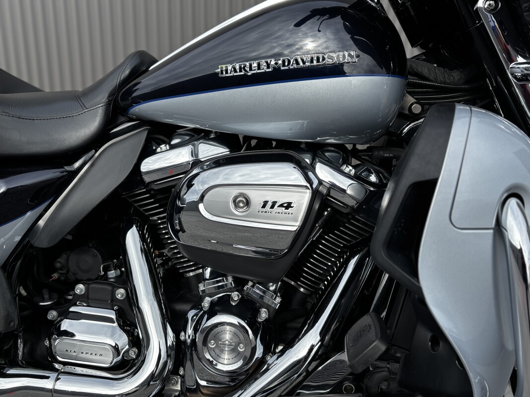 2019 Harley-Davidson Ultra Limited Midnight Blue/Barracuda Silver - Photo 2