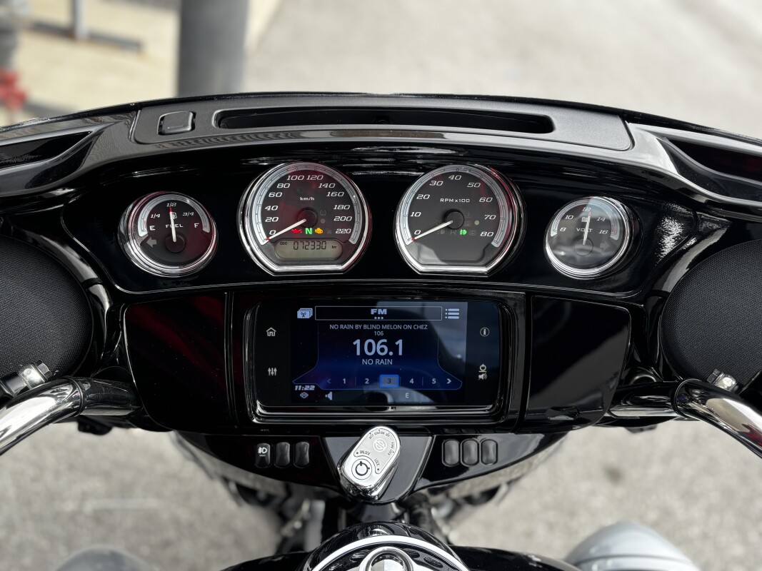 2019 Harley-Davidson Ultra Limited Midnight Blue/Barracuda Silver - Photo 7