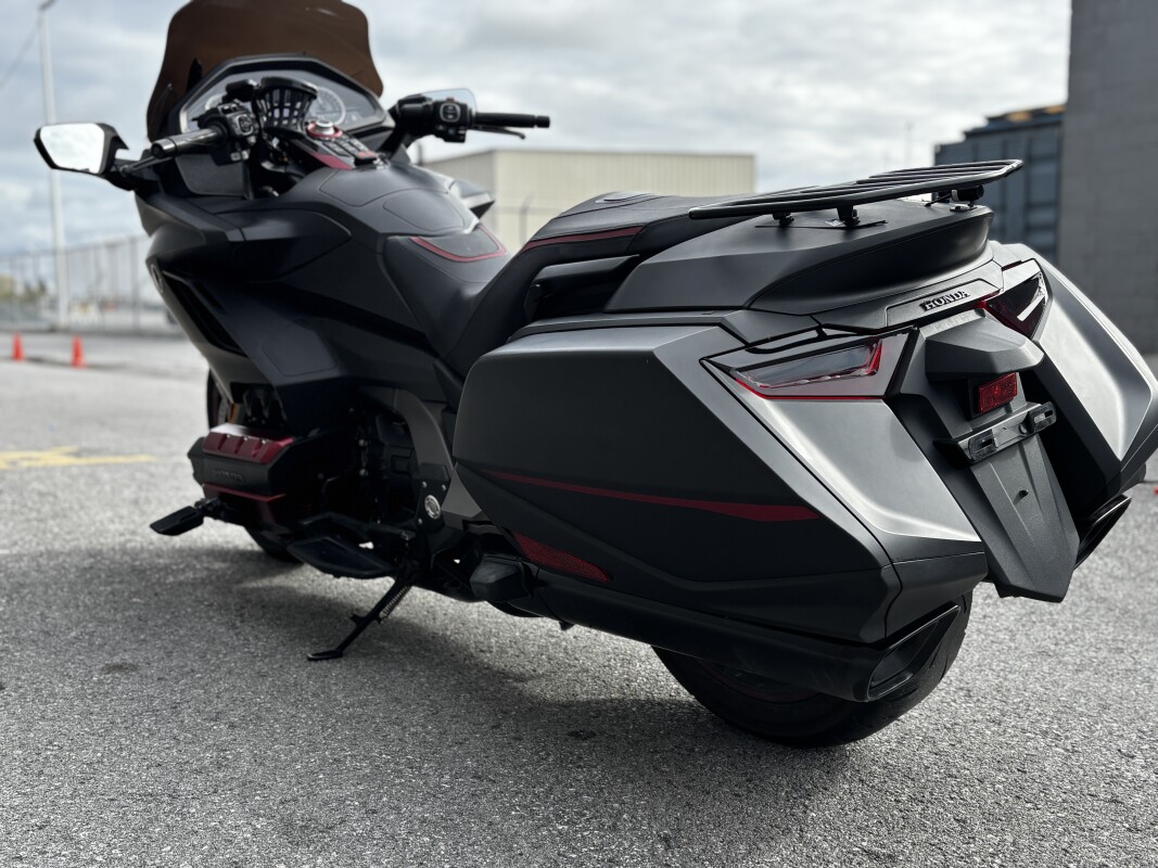 2020 Honda Gold Wing Matte Black Metallic - Photo 4