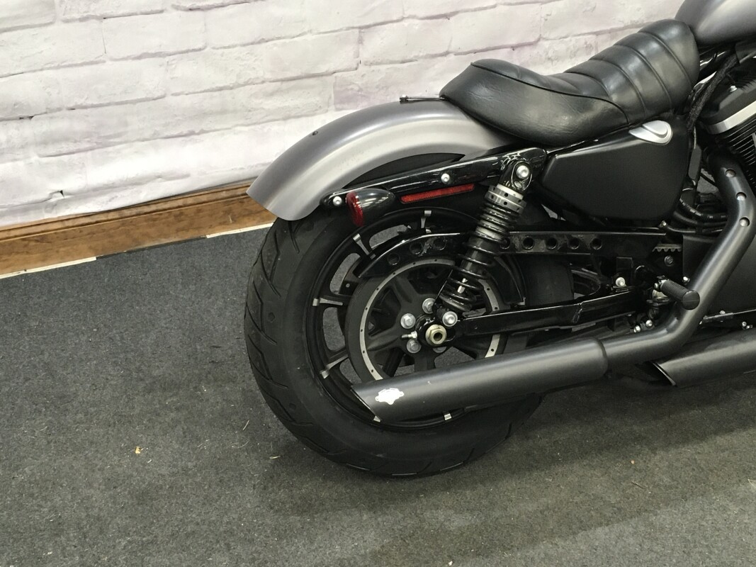2017 Harley-Davidson Iron 883 Charcoal Denim XL883N - Photo 2