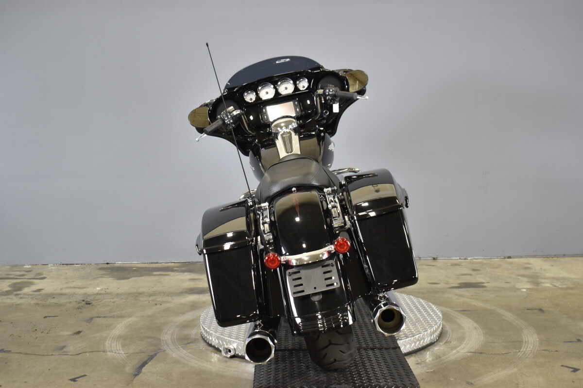2017 Harley-Davidson Street Glide Special FLHXS - Photo 7