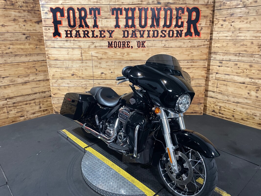 Harley-Davidson Street Glide Special 2023 FLHXS VIVID BLACK - Photo 3