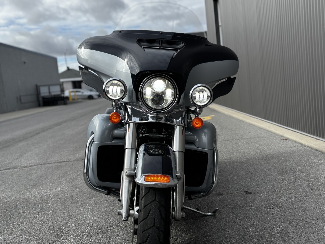 2019 Harley-Davidson Ultra Limited Midnight Blue/Barracuda Silver - Photo 6