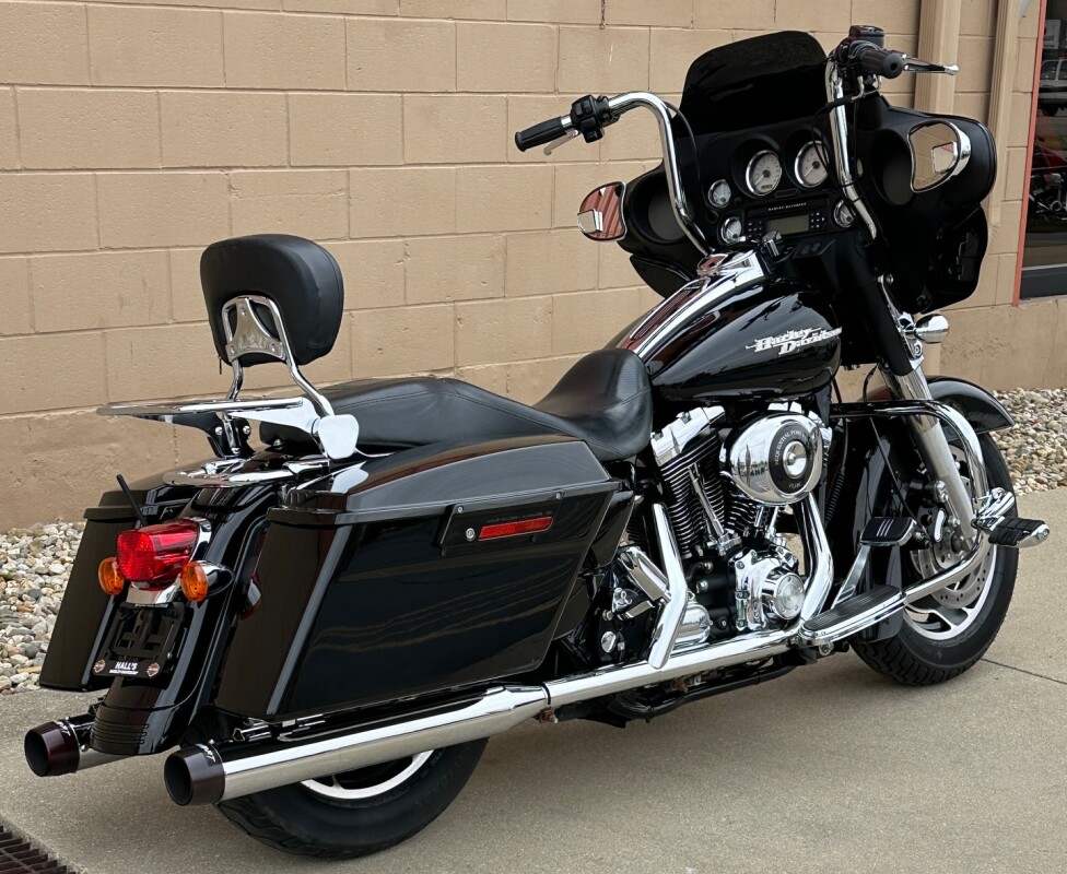 2006 Harley-Davidson Street Glide Vivid Black - Photo 2