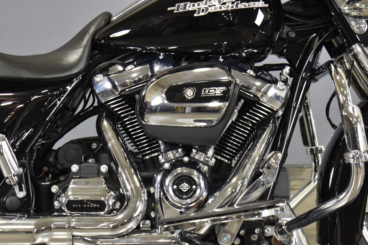 2017 Harley-Davidson Street Glide Special FLHXS - Photo 10