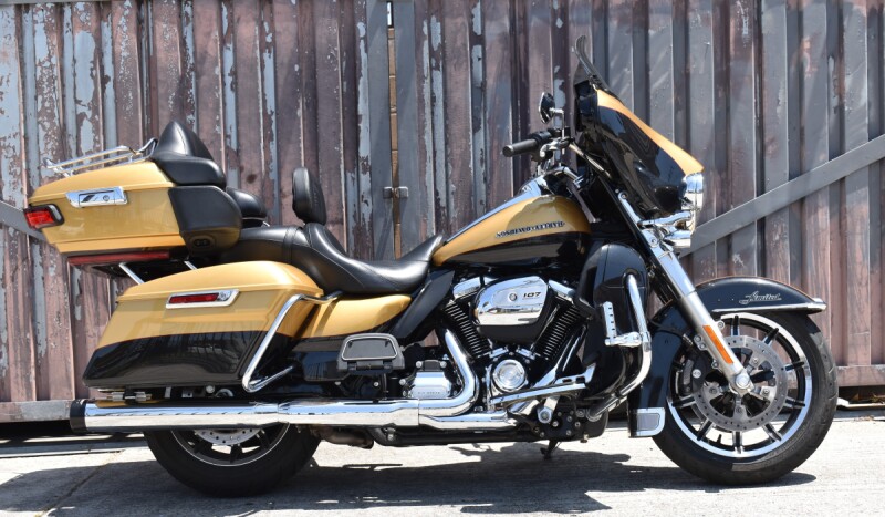 2017 Harley-Davidson® Ultra Limited FLHTK