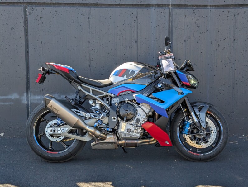 2025 BMW Motorrad M 1000 R