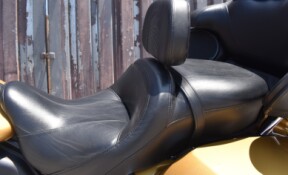 2017 Harley-Davidson® Ultra Limited FLHTK thumb 2