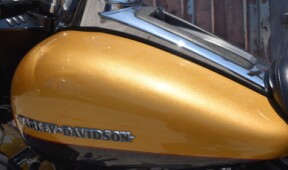 2017 Harley-Davidson® Ultra Limited FLHTK thumb 3