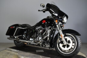 2020 Harley-Davidson® Electra Glide® Standard FLHT thumb 2