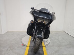 2022 Harley-Davidson® Road Glide® Limited Vivid Black - Black Finish thumb 3