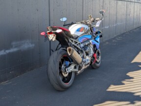 2025 BMW Motorrad M 1000 R thumb 3
