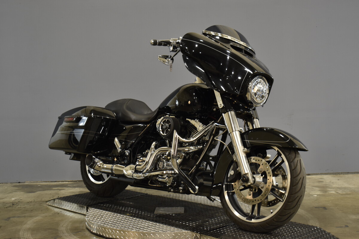 2015 Harley-Davidson Street Glide Special FLHXS - Photo 2