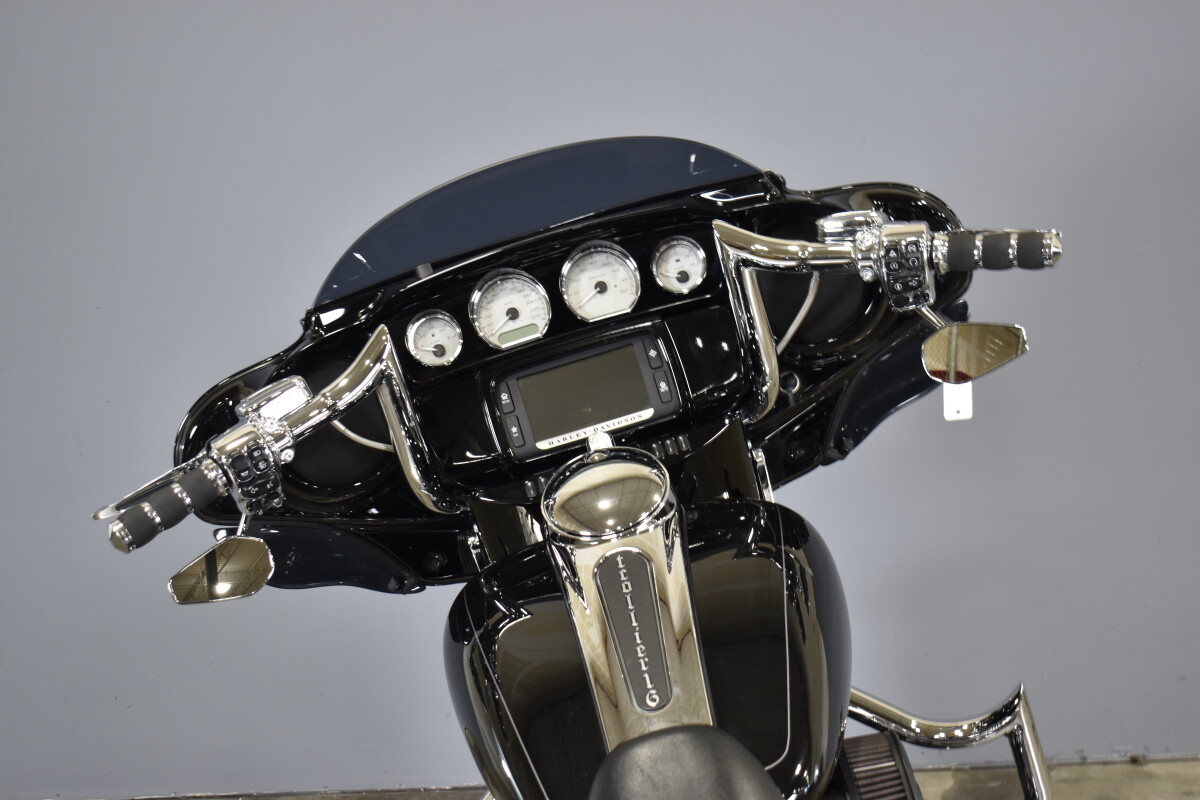 2015 Harley-Davidson Street Glide Special FLHXS - Photo 8