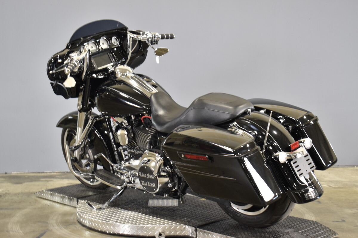 2015 Harley-Davidson Street Glide Special FLHXS - Photo 6