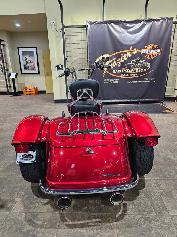 2018 Harley-Davidson Freewheeler Wicked Red - Photo 5