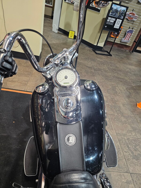 2011 Harley-Davidson Super Glide Custom 024 BLACK W/PINSTRIPE - Photo 4
