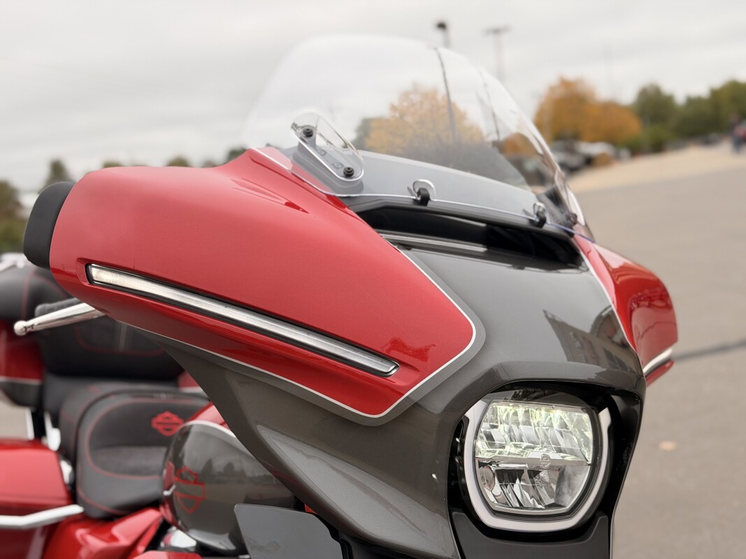 2025 Harley-Davidson Street Glide Ultra FLHXU Custom 1OF1 Painted locally - Photo 8