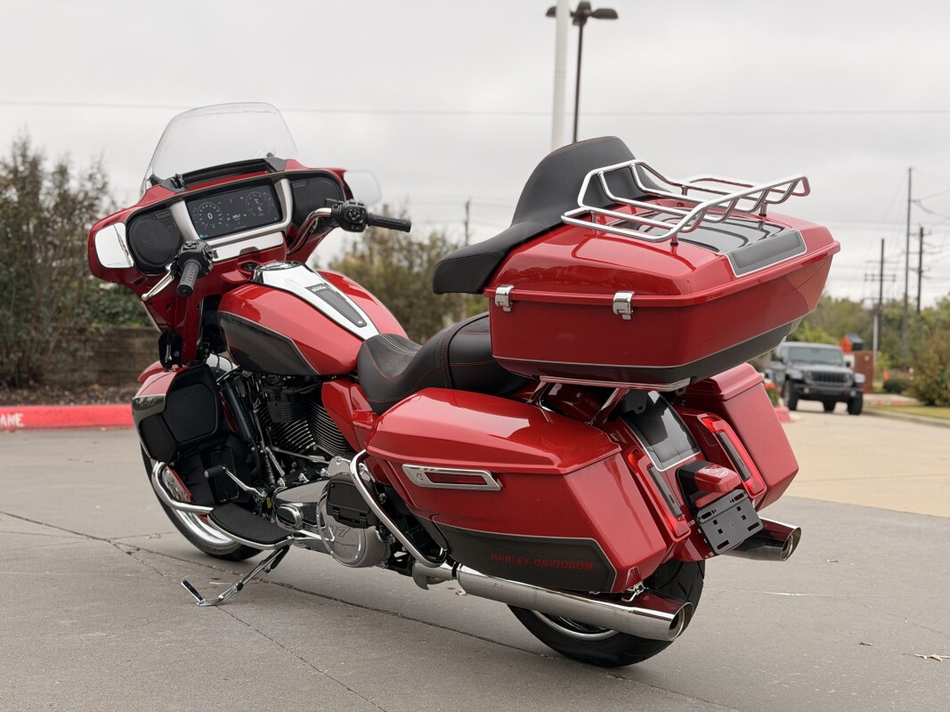 2025 Harley-Davidson Street Glide Ultra FLHXU Custom 1OF1 Painted locally - Photo 4