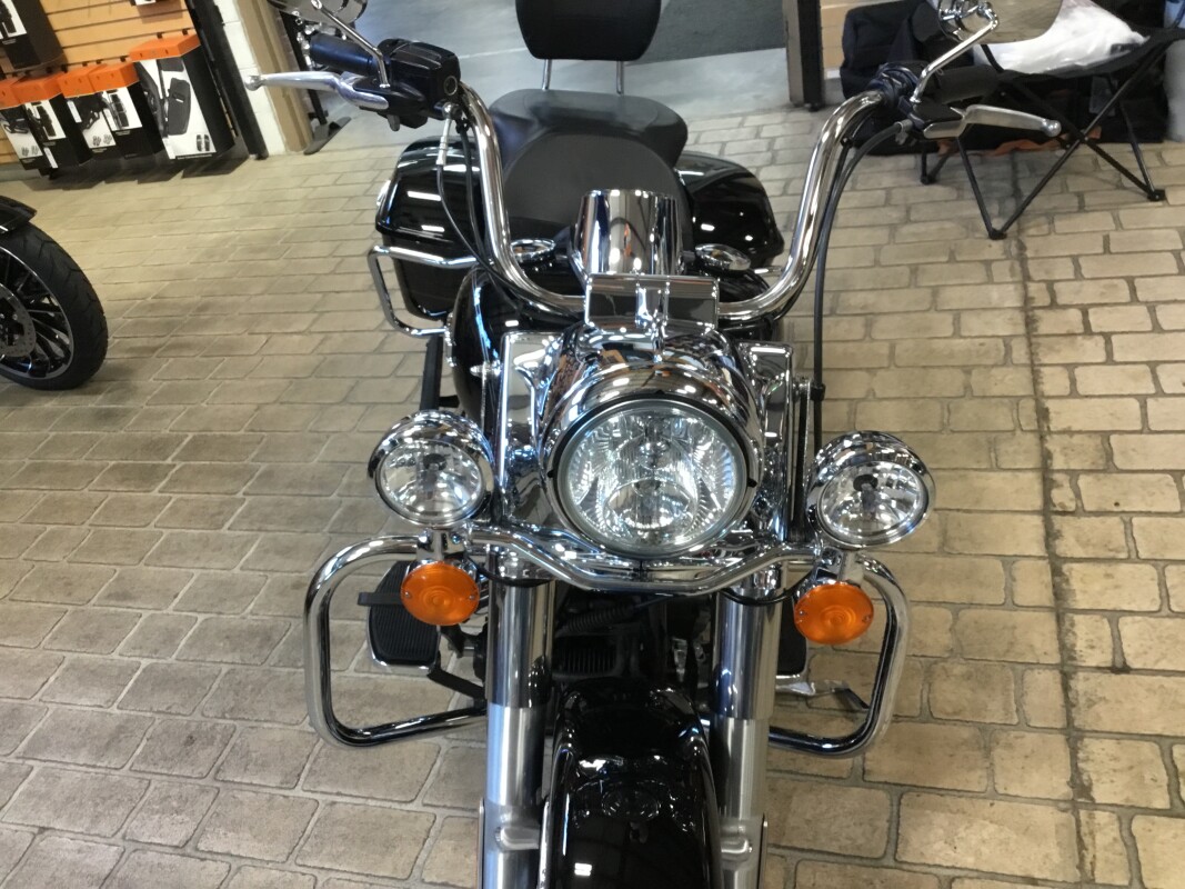2016 Harley-Davidson Road King Vivid Black - Photo 3