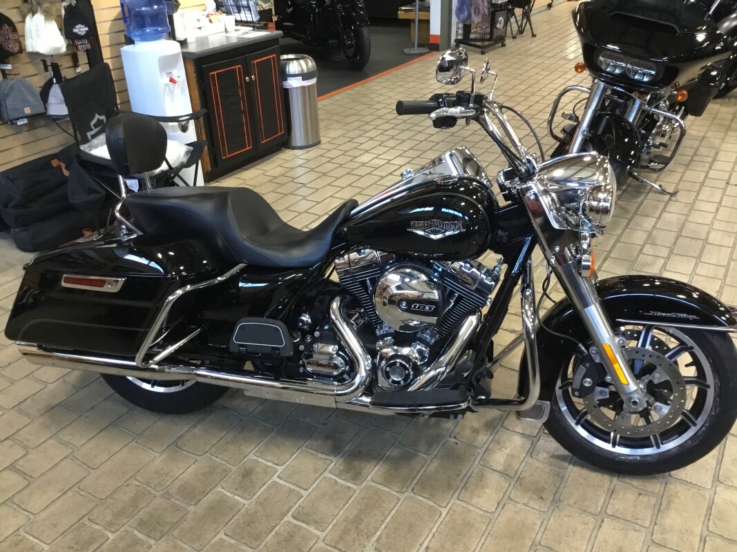 2016 Harley-Davidson Road King Vivid Black
