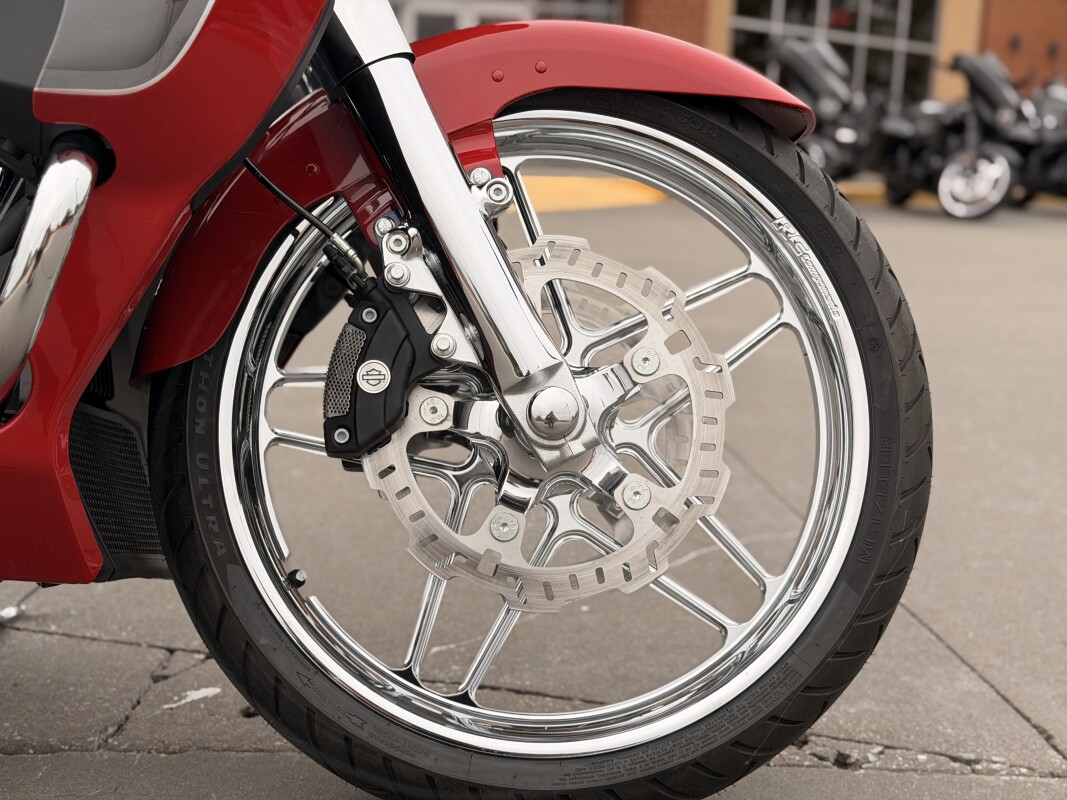 2025 Harley-Davidson Street Glide Ultra FLHXU Custom 1OF1 Painted locally - Photo 9