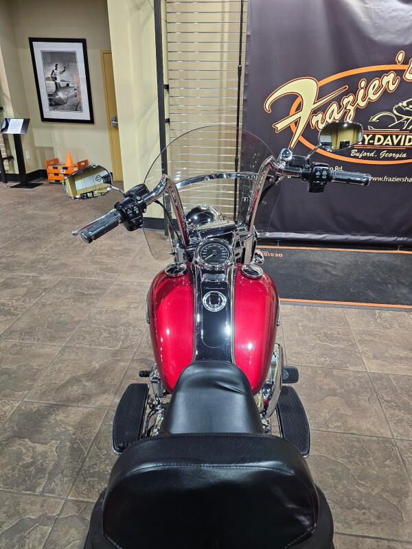 2018 Harley-Davidson Freewheeler Wicked Red - Photo 3