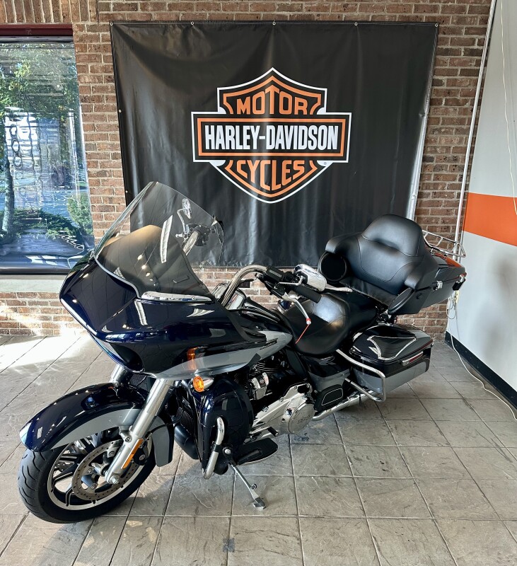 2019 Harley-Davidson Road Glide Ultra FLTRU Midnight Blue/Barracuda Silver - Photo 4