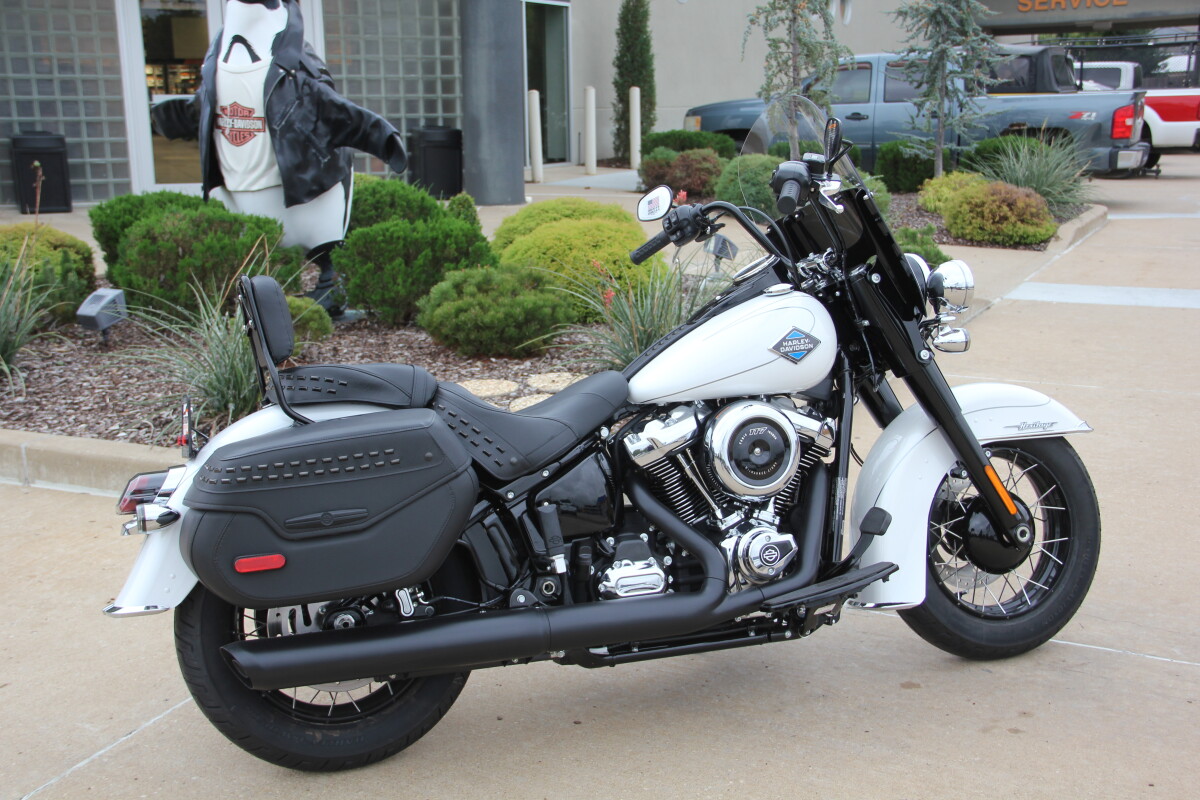 2025 Harley-Davidson Heritage Classic White Onyx w/Laced Wheels - Photo 5