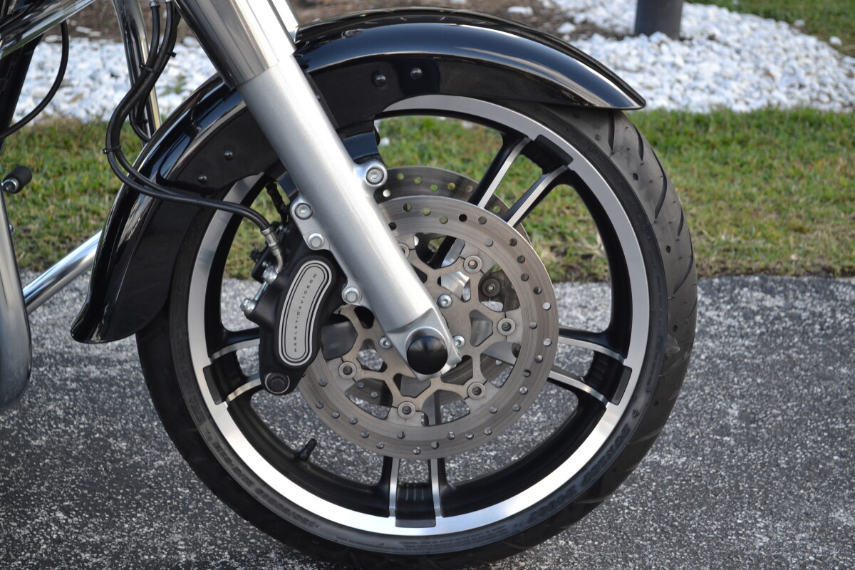 2015 Harley-Davidson Freewheeler - FLRT - Photo 2