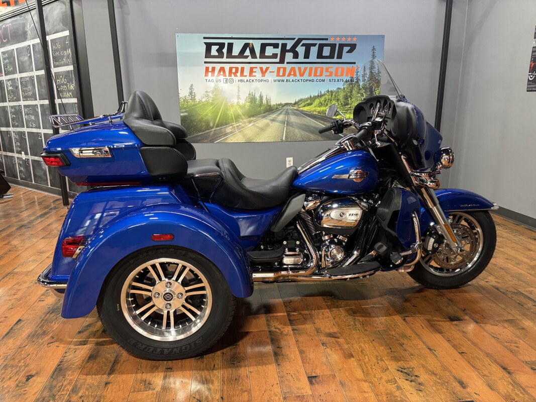 2024 Harley-Davidson Tri Glide Ultra BLUE BURST W/ PINSTRIPE
