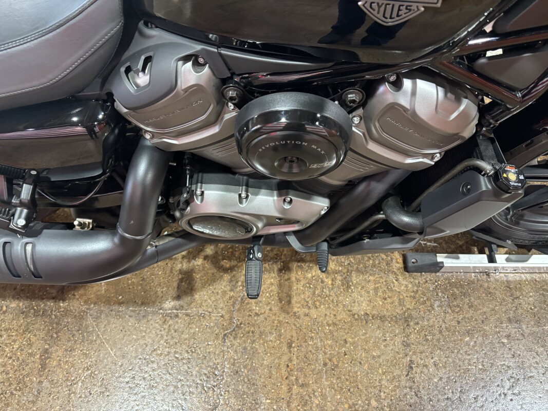 Harley-Davidson Nightster 2023 RH975 BLACK - Photo 5