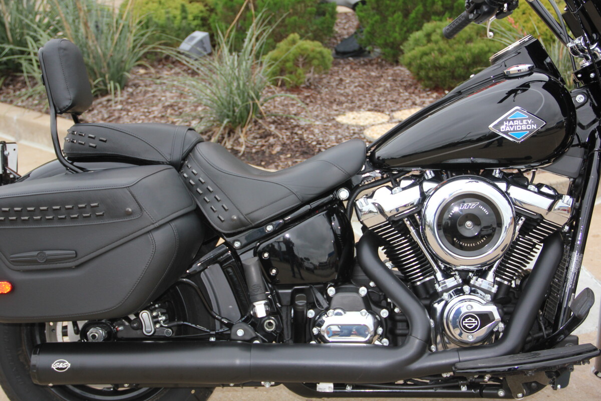 2025 Harley-Davidson Heritage Classic Vivid Black w/Cast Wheels - Photo 10