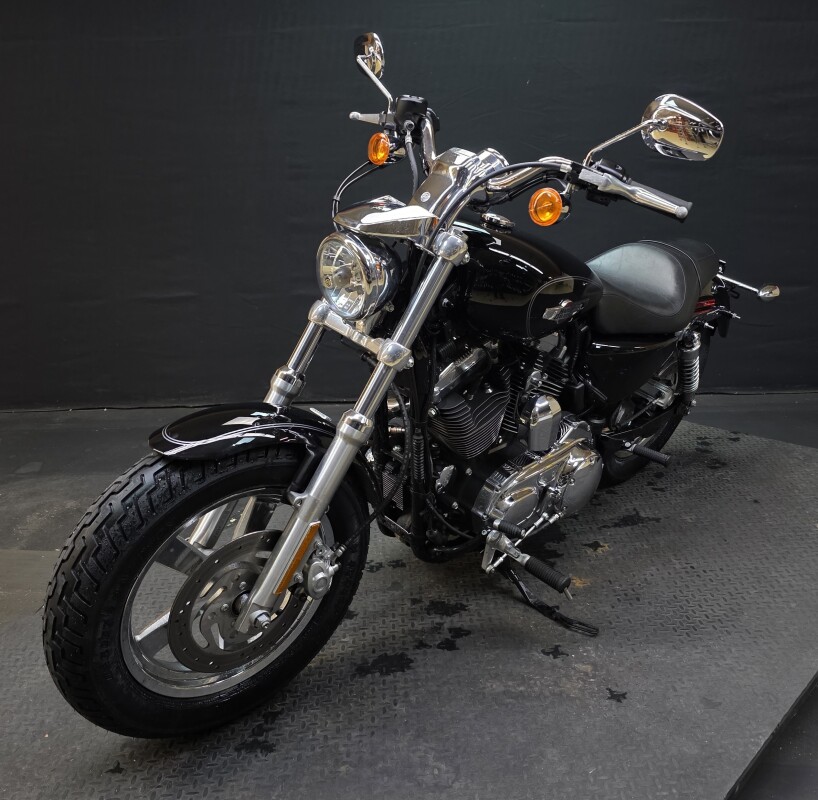 Harley-Davidson 1200 Custom 2011 XL1200C BLACK - Photo 4