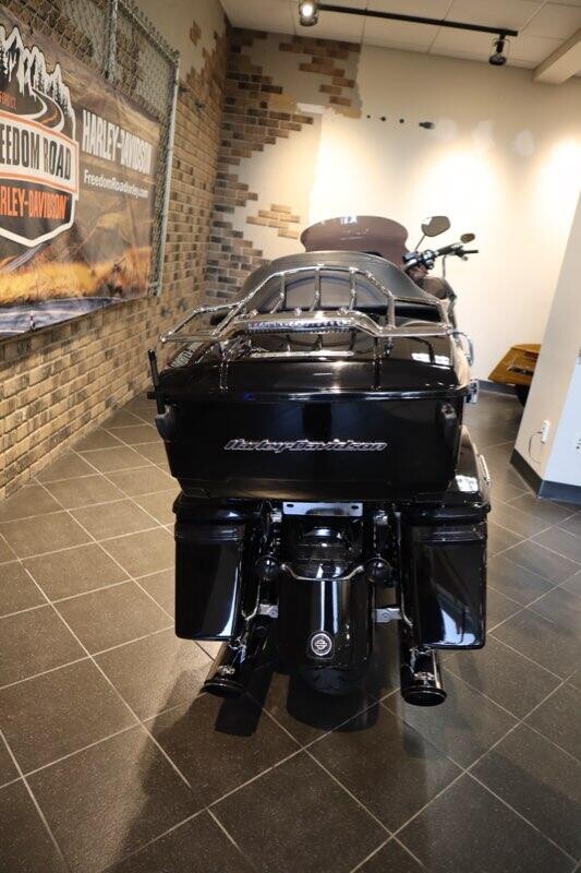 2012 Road Glide Ultra (FLTRU) - Photo 2