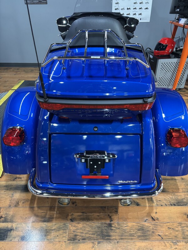 2024 Harley-Davidson Tri Glide Ultra BLUE BURST W/ PINSTRIPE - Photo 7