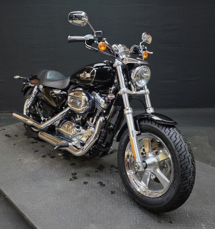 Harley-Davidson 1200 Custom 2011 XL1200C BLACK - Photo 2