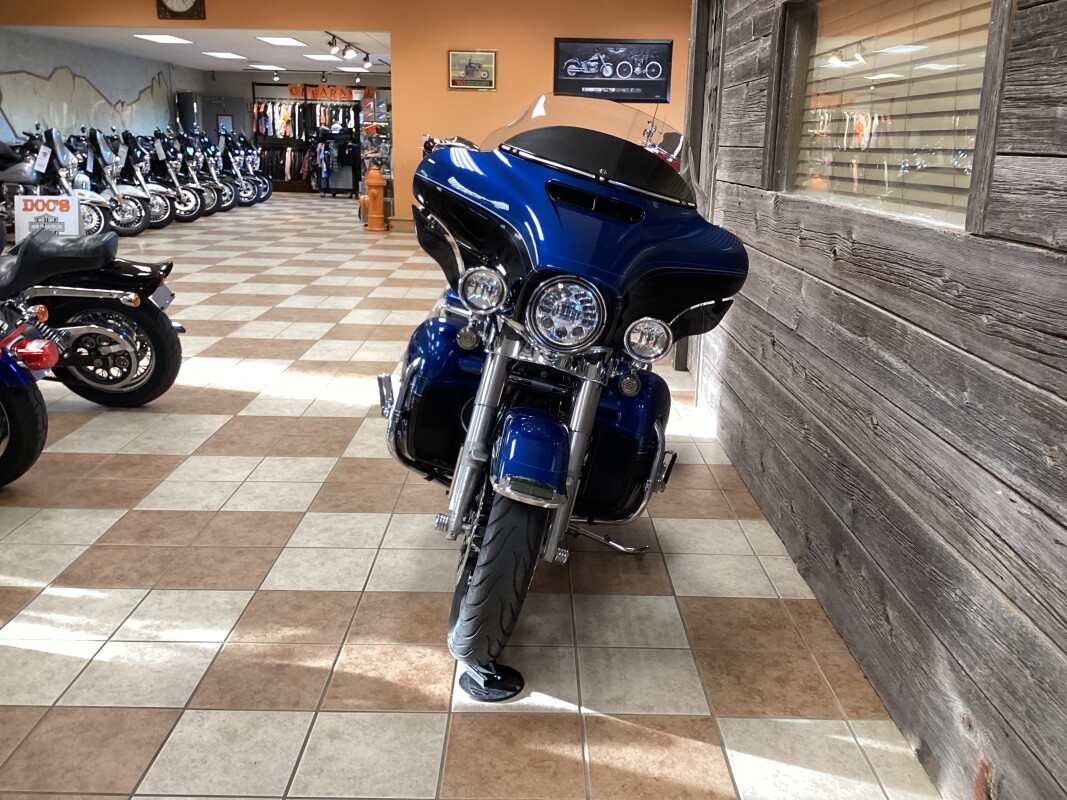 2018 Harley-Davidson Ultra Limited Legend Blue/Vivid Black - Photo 2