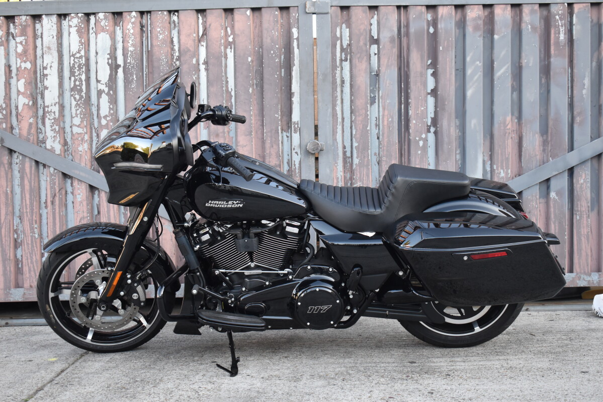 2025 Harley-Davidson® Street Glide® FLHX