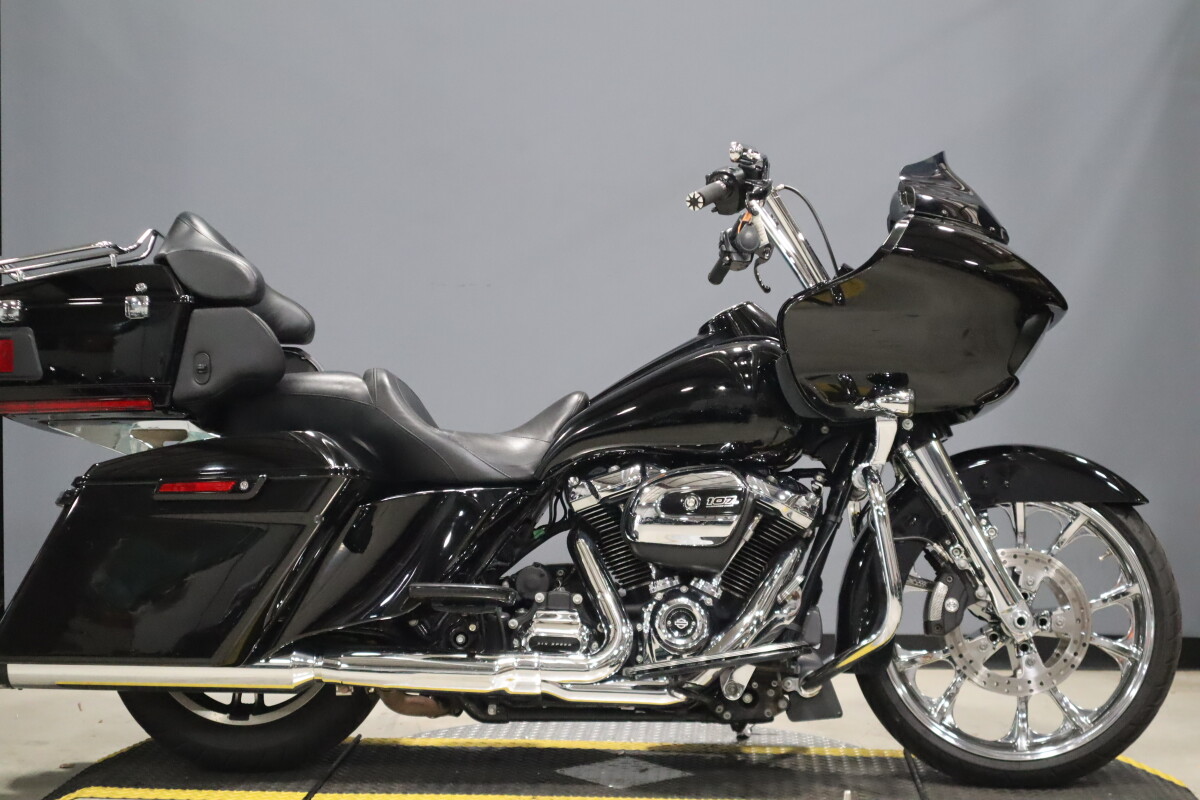 Ultima 21" Front Wheel For Harley Street Glide FLHX | Black Aluminum 3.5" Width
