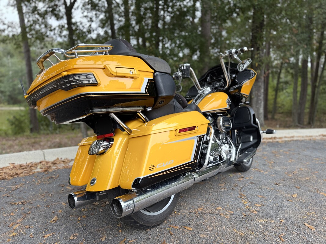 FLTRKSE 2022 CVO Road Glide Limited - Photo 5