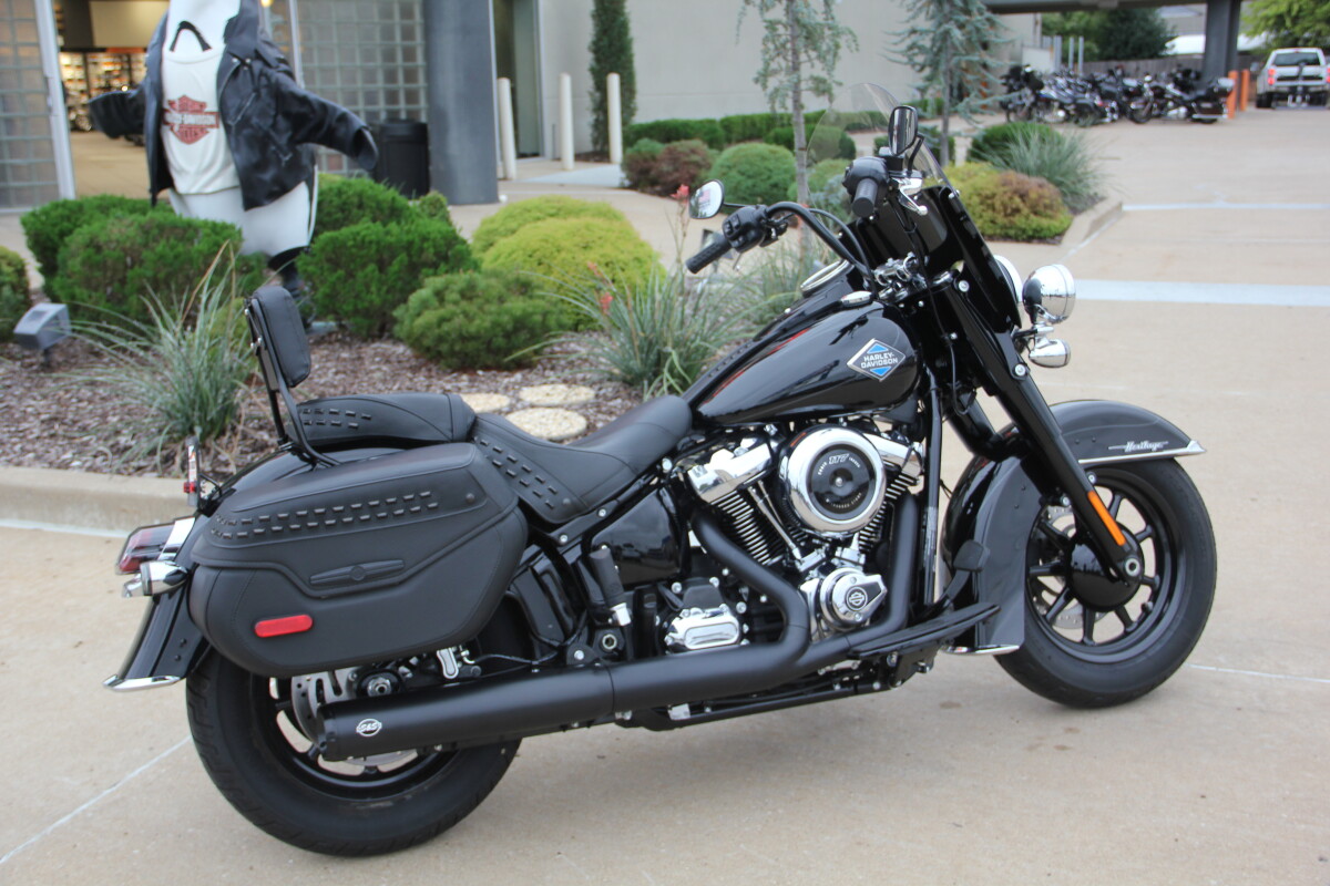 2025 Harley-Davidson Heritage Classic Vivid Black w/Cast Wheels - Photo 5